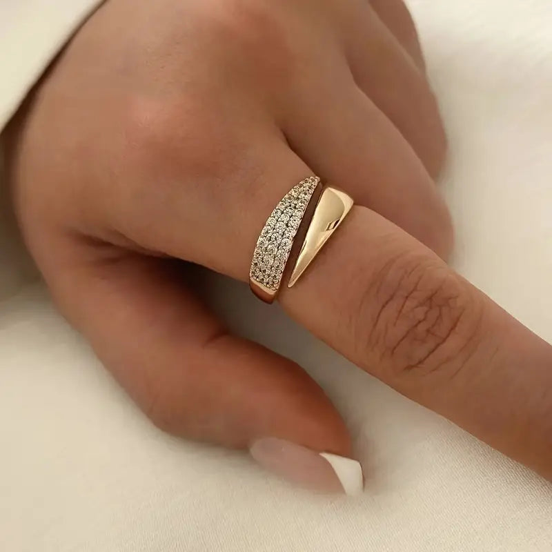 Elegant Golden Ring with Sparkling Stones