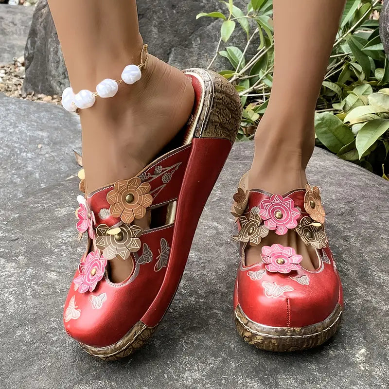 Ninette™ - Elegant retro sandals with floral detail